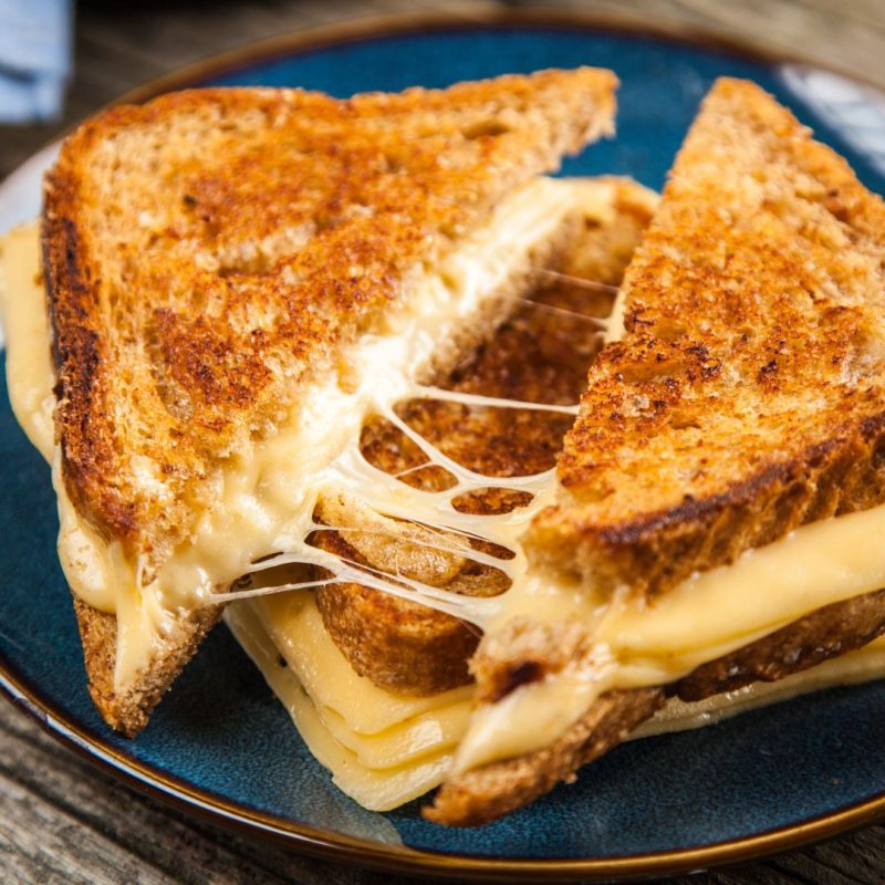 How to Use an Air Fryer to Cook Grilled Cheese?